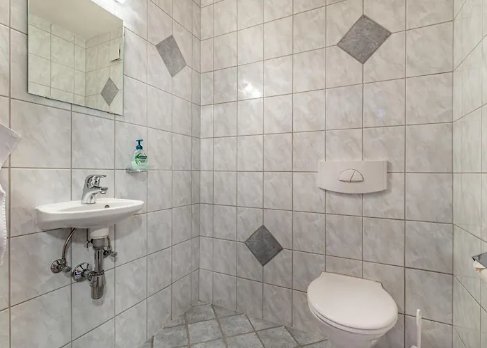 Sailer-2 By Interhome カップル