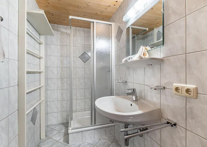 Sailer-2 By Interhome カップル